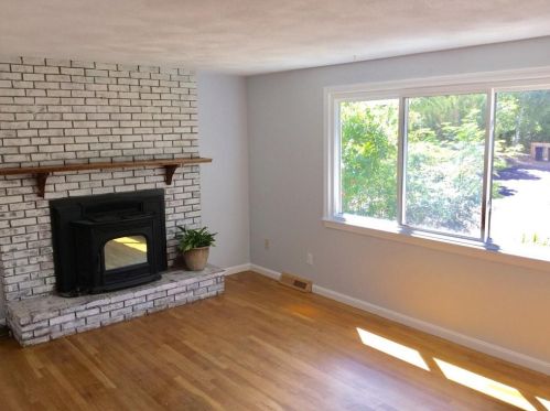 54 Ebony Ct, North Kingstown, RI 02852-6917