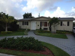 226 104th Ct, Miami, FL 33174-1650