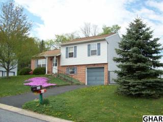 122 Brookfield Dr, Lebanon, PA 17046-1867