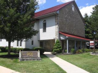 901 Dawn Ave, Ephrata PA  17522-1375 exterior