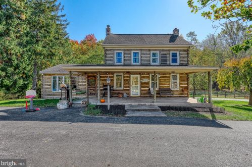 7455 Hillside Dr, Spring Grove PA  17362-8555 exterior