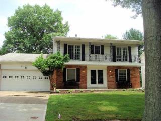 1558 8 Mile Rd, Cincinnati, OH 45255-2678