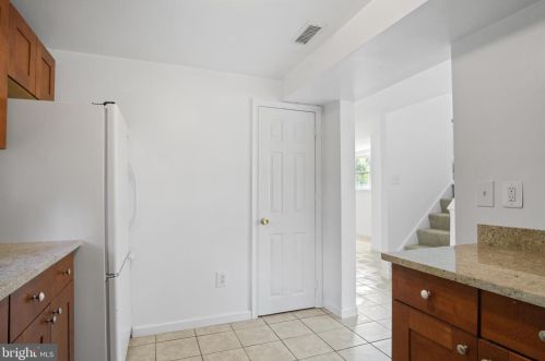 15109 Cloverdale Rd, Woodbridge VA  22193-1650 exterior