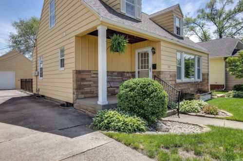 204 Miami Club Dr, Mishawaka, IN 46544-2616