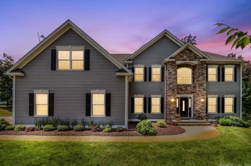 35 Starr Ln, Bethel, CT 06801-2941