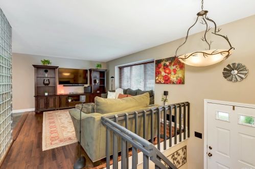 83 Otis Rd, Islip Terrace NY  11752-1907 exterior