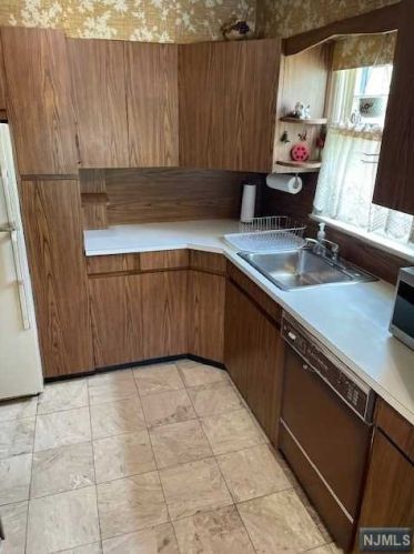 281 Lindbergh Blvd, Teaneck NJ  07666-6542 exterior