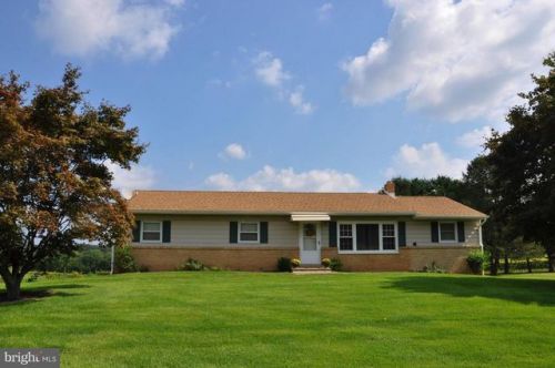 525 Muddy Creek Forks Rd, Brogue, PA 17309-9443