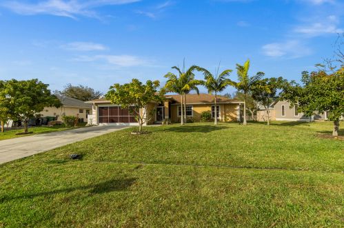 141 Langfield Ave, Fort Pierce, FL 34984-4924