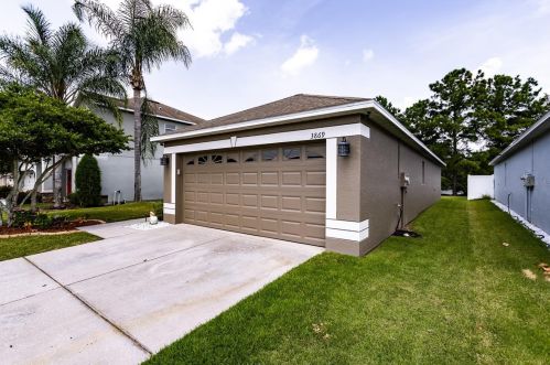 3869 Covington Ln, Lakeland, FL 33810-2760