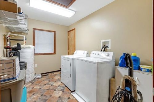 264 Lindsay Rd, Zelienople PA  16063-3210 exterior