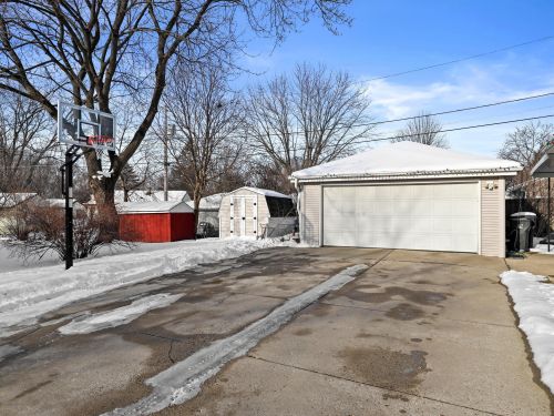 1110 Evergreen Dr, Waukesha WI  53188-2318 exterior