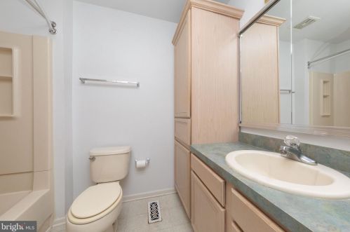 807 Dresher Woods Dr, Dresher PA  19025-1528 exterior