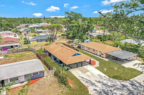 4400 Pine Lake Rd, Bonita Springs, FL 34134-3945
