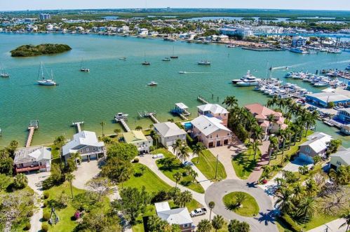 715 Matanzas Ct, Fort Myers Beach, FL 33931-2119