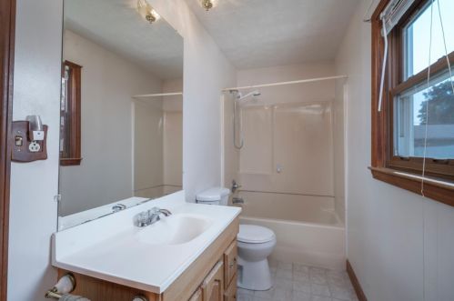 200 Howard St, Clinton County OH  45169-1157 exterior