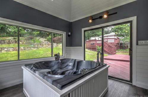 65 Ridgebrook Dr, Bridgeport CT  06606-1925 exterior