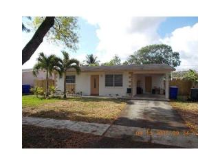 6840 Lee St, Hollywood, FL 33024-3929