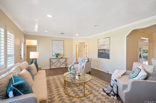 9582 Bisby St, Temple City, CA 91780-4201