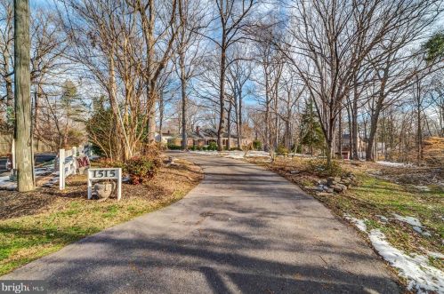 1515 Heatherstone Dr, Fredericksburg, VA 22407-4847