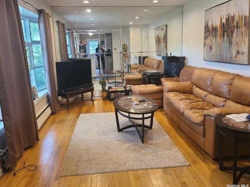 1029 Howells Rd, Bayshore, NY 11706-2728