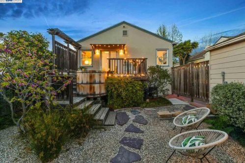 2527 Carmel St, Oakland, CA 94602-3049