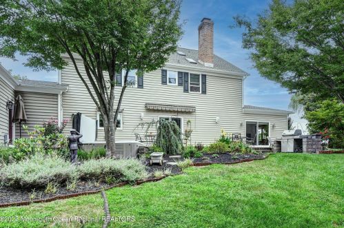 515 Seven Bridges Rd, Little Silver NJ  07739-1742 exterior