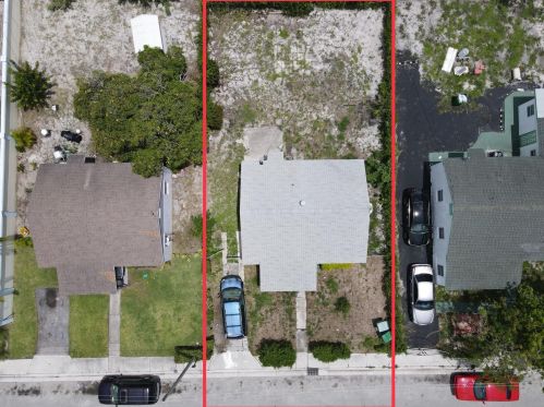 562 4th St, West Palm Beach FL  33403-3328 exterior