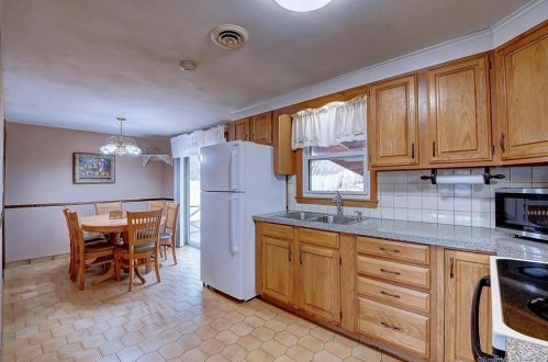 56 Peters Cir, Southington, CT 06489-3713