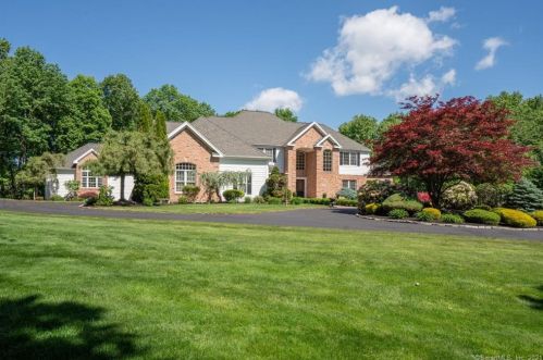 109 Peria Dr, Rocky Hill CT  06067-1741 exterior