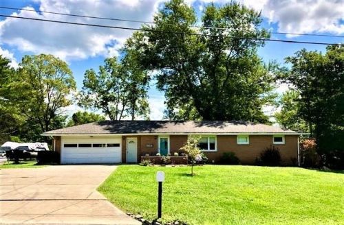 14 Penderyn Dr, Hermitage, PA 16159-3330