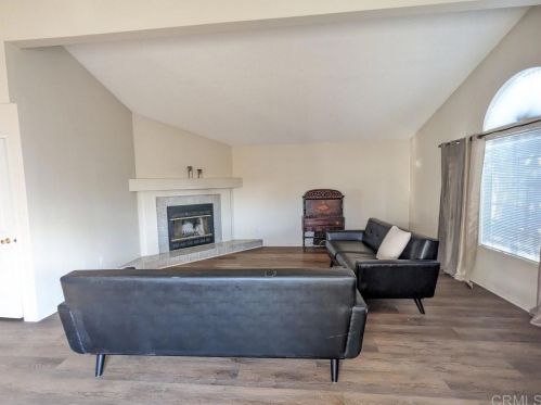 5438 Don Luis Dr, Carlsbad CA  92010-3927 exterior