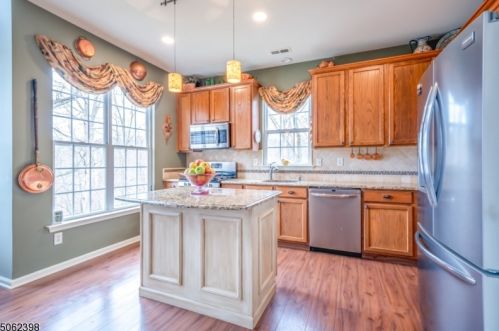 40 Brock Ln, Hackettstown NJ  07840-5677 exterior