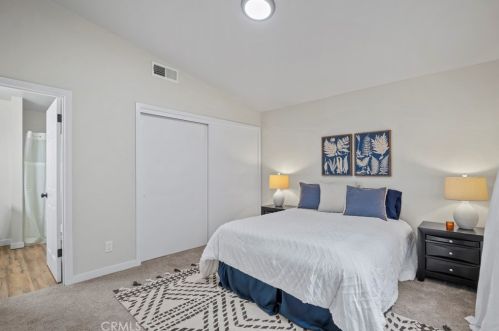 30807 Arlington St, Santa Clarita CA  91384-2453 exterior