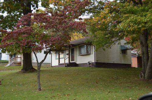 619 Sumner Ave, New Castle, PA 16105-2469