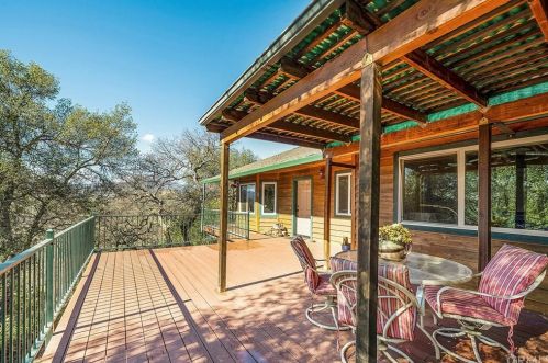 18007 Deer Hill Rd, Middletown, CA 95467-8131