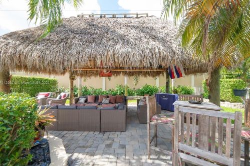 15612 16 Ct, Hollywood FL 33027-2347 exterior