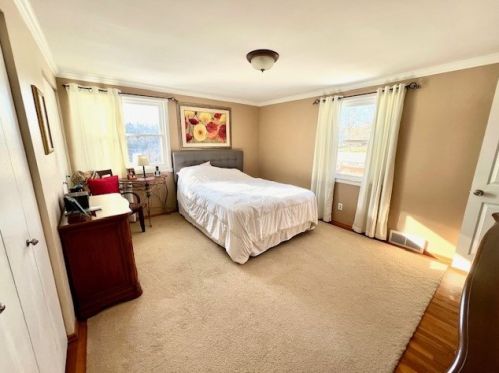 114 Oakhurst Rd, Pittsburgh PA  15215-1452 exterior