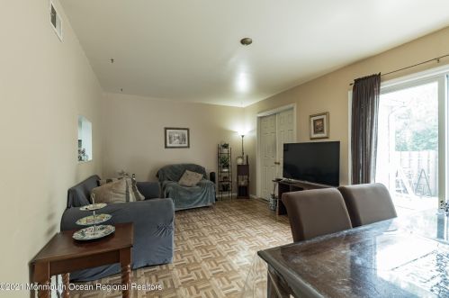 41 Kingsley Way, East Freehold NJ  07728-1675 exterior