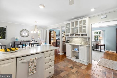 117 Monticello Dr, Riverton NJ 08077-4377 exterior