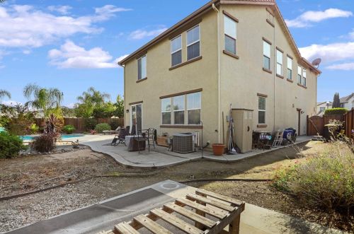 211 Emory Oak Pl, Lathrop CA  95330-8527 exterior