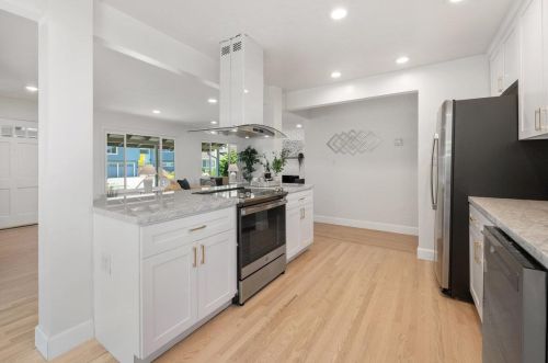 569 Crestmont Dr, Oakland CA 94619-2300 exterior