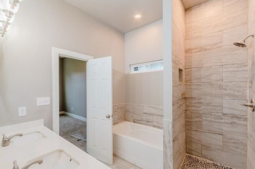 2719 Carpenter Ave, Dallas, TX 75215-4302