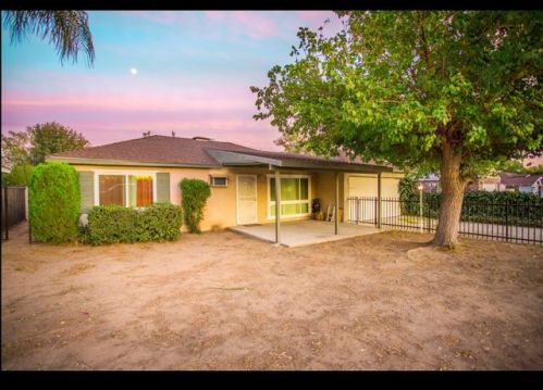 127 Sycamore Ave, Rialto CA  92376-7038 exterior