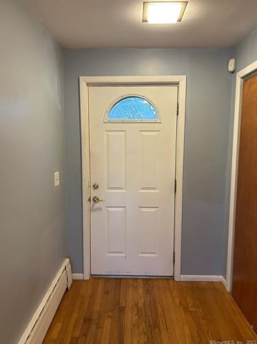 112 Kings Hwy, North Haven, CT 06473-1207