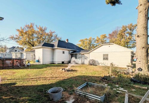 2222 Decamp Ave, Elkhart, IN 46517-2417