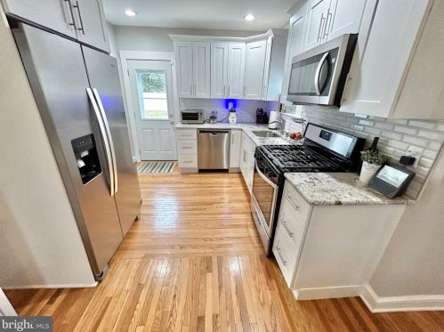35 Wilbur Henry Dr, Florence NJ  08518-2701 exterior