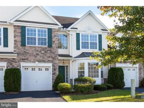 302 Village Dr, Blandon, PA 19510-9581