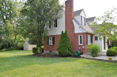 7027 Bramble Ave, Cincinnati, OH 45227-3209