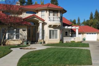 2818 Laura Ct, Visalia, CA 93292-1326